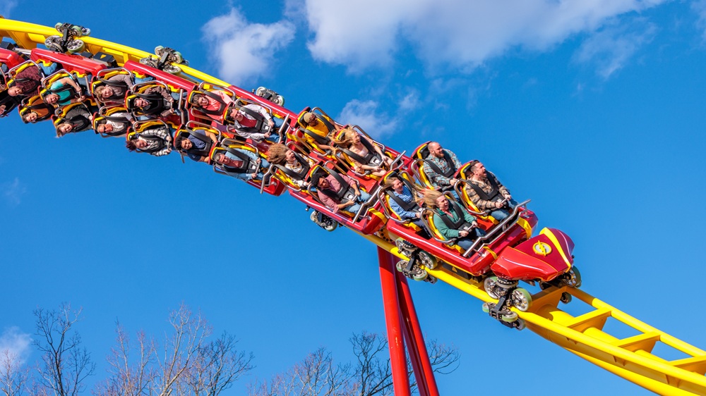 New ride THE FLASH: Vertical Velocity opens at Six Flags Great Adventure