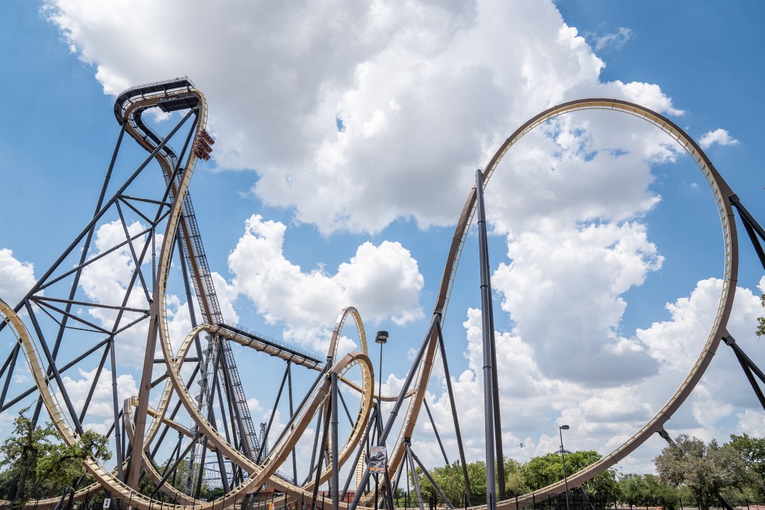 Tormenta Rampanging Run Record-Breaking Tormenta Rampaging Run Opens at Six Flags Over Texas ...